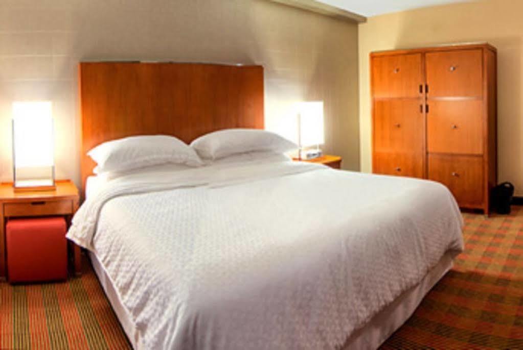 Four Points By Sheraton Winnipeg South Exteriör bild